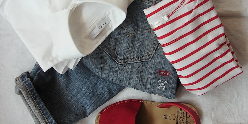 What are Arab cultural clothes?